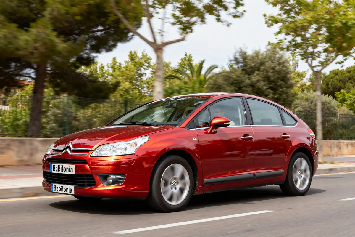Citroen C4 rojo Babilonia: guía para elegir pintura metalizada perfecta