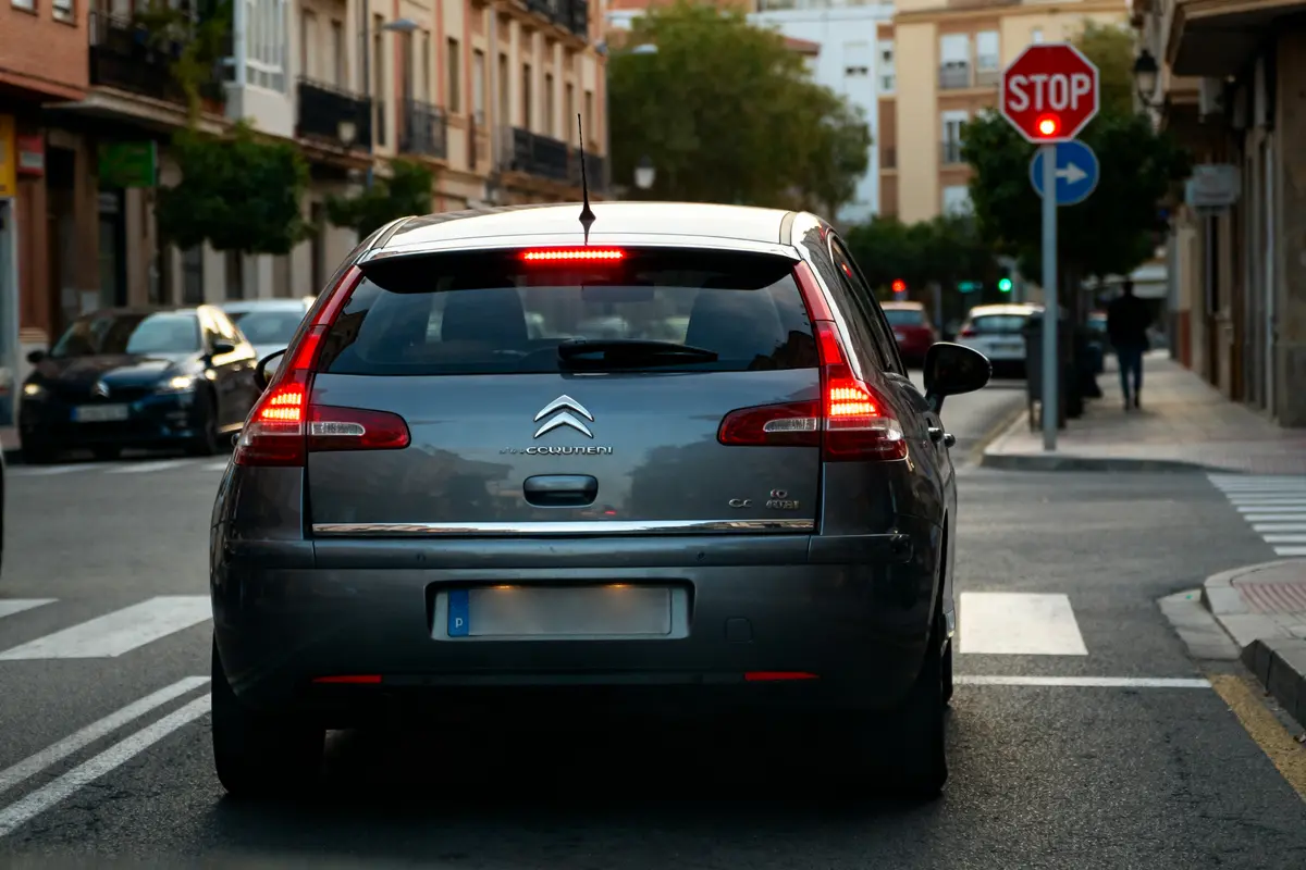 Citroen c4 testigo stop: ¿Qué significa y cómo actuar?