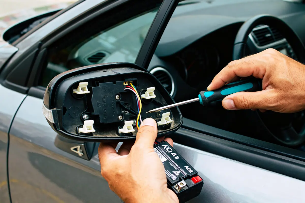 Desmontar retrovisor interior C4: guía fácil para cambiarlo correctamente