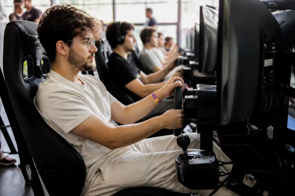Sim racers: guía y comunidad para dominar el automovilismo virtual