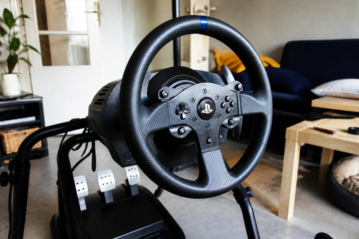 Thrustmaster T150 Pro: análisis, force feedback y opinión